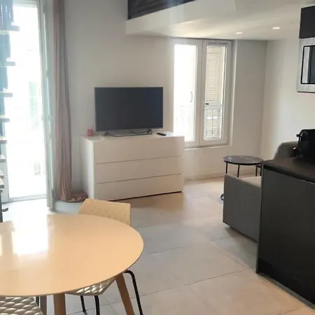 Duplex Balcon Centre 408 *